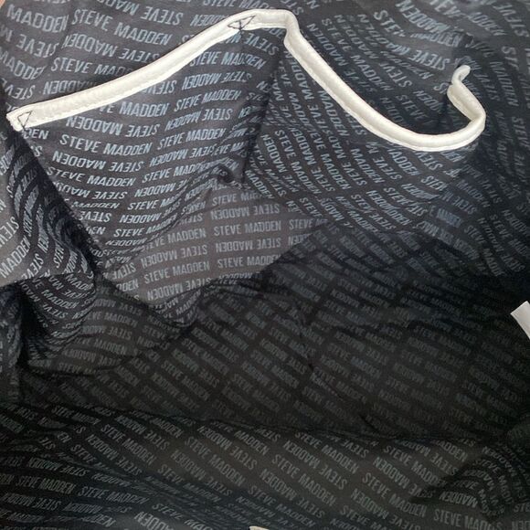 Steve Madden XL Sports / Travel 2 ways bag Black & White NWOT - Picture 9 of 13